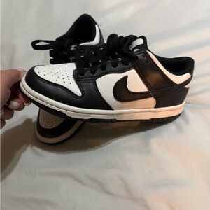 Nike Kids Black and White Sneakers. Nike low panda